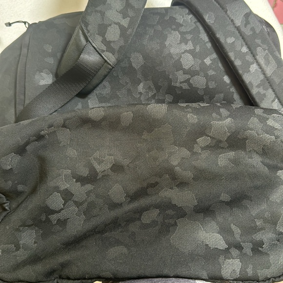 Lululemon City Adventurer Backpack *17L
Fragment Camo Jacquard Black Deep Coal - Picture 11 of 12